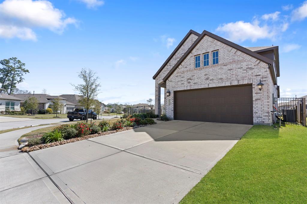 4934 Chester Lake Lane, Porter, Texas image 6