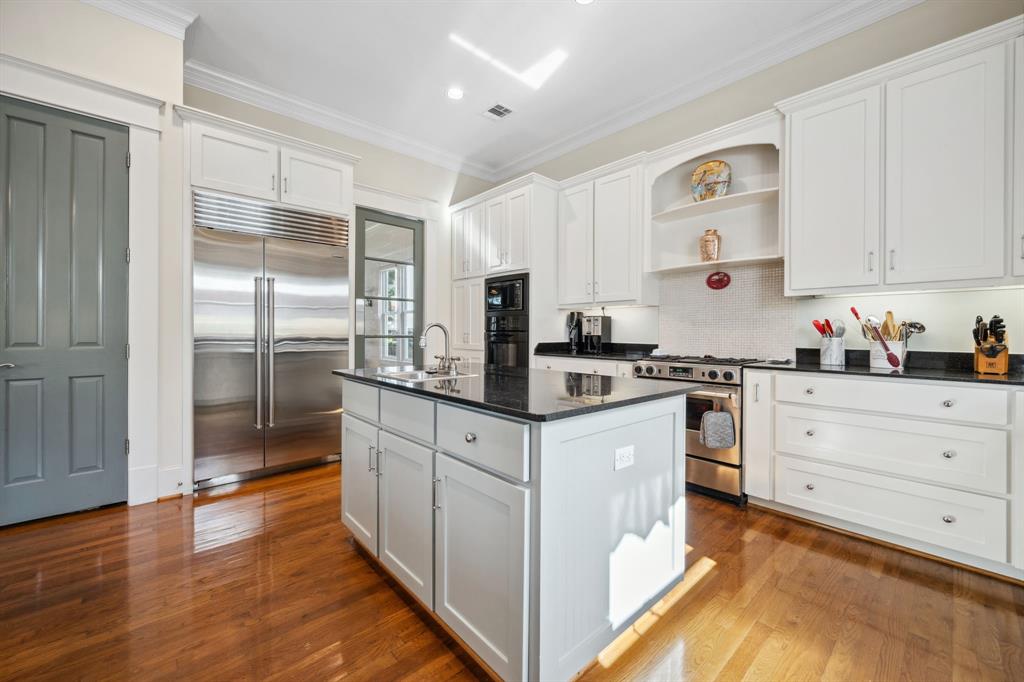 940 Columbia Street, Houston, Texas image 11