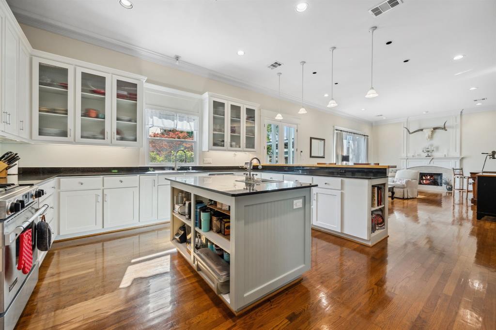 940 Columbia Street, Houston, Texas image 10