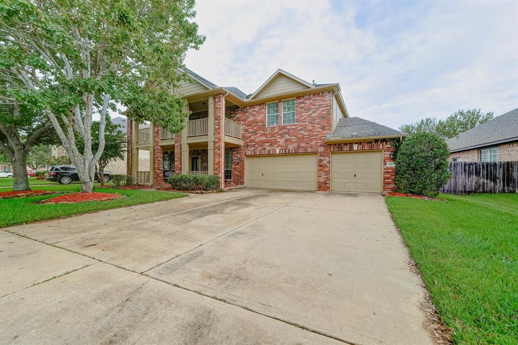 11405 Starlight Bay Street, Pearland, Texas image 4