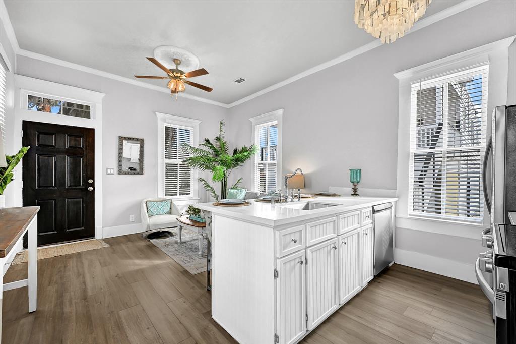 3907 Ursuline St, Galveston, Texas image 5