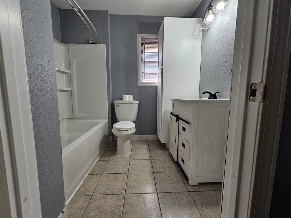 111 Carnation Street, Lake Jackson, Texas image 15