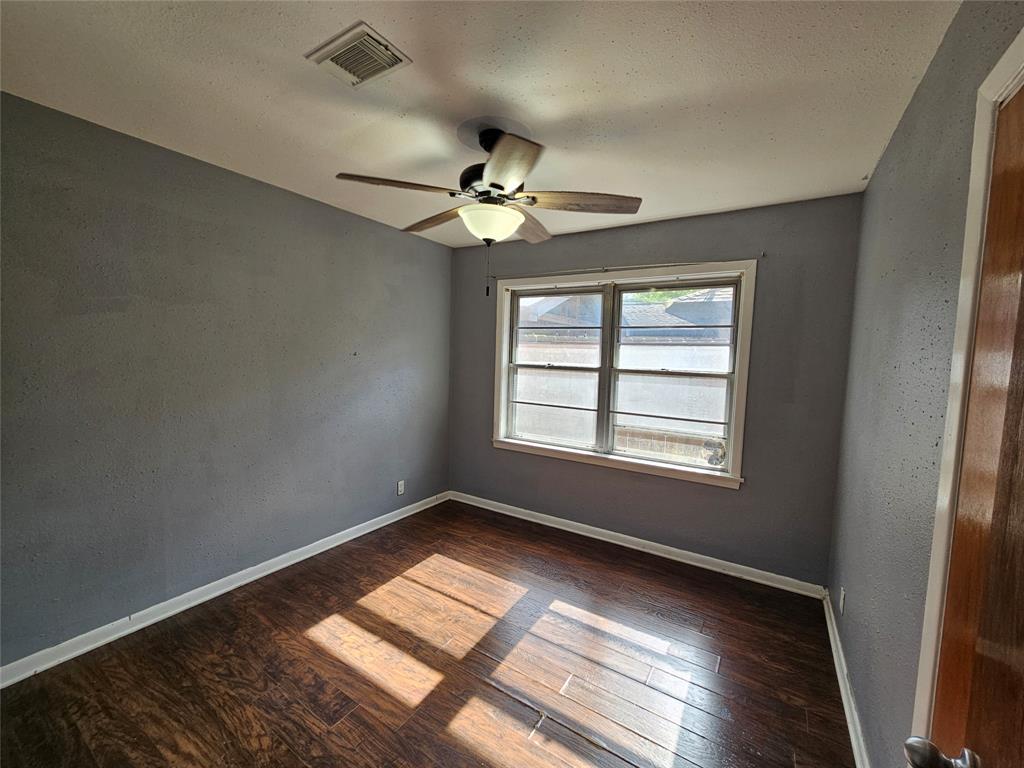 111 Carnation Street, Lake Jackson, Texas image 10