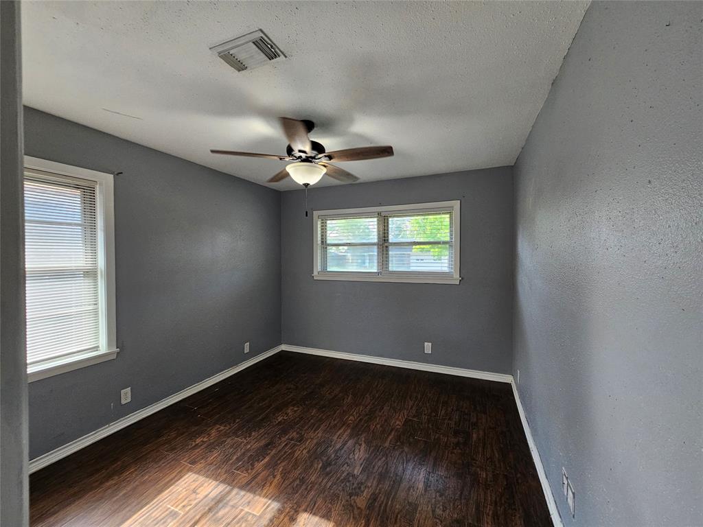 111 Carnation Street, Lake Jackson, Texas image 12
