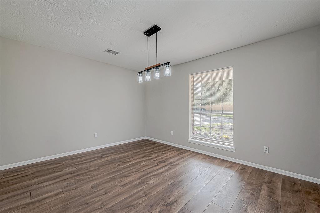 5615 Mossy Timbers Drive, Humble, Texas image 6