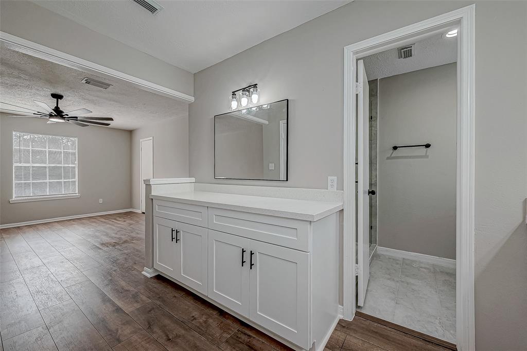 5615 Mossy Timbers Drive, Humble, Texas image 36