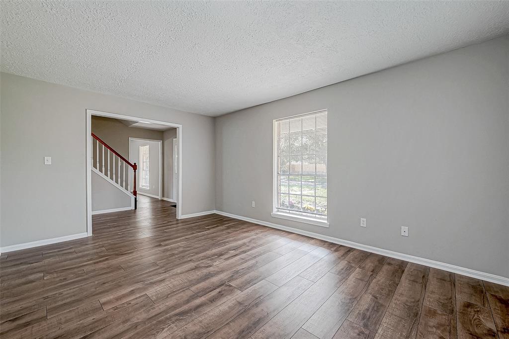 5615 Mossy Timbers Drive, Humble, Texas image 10