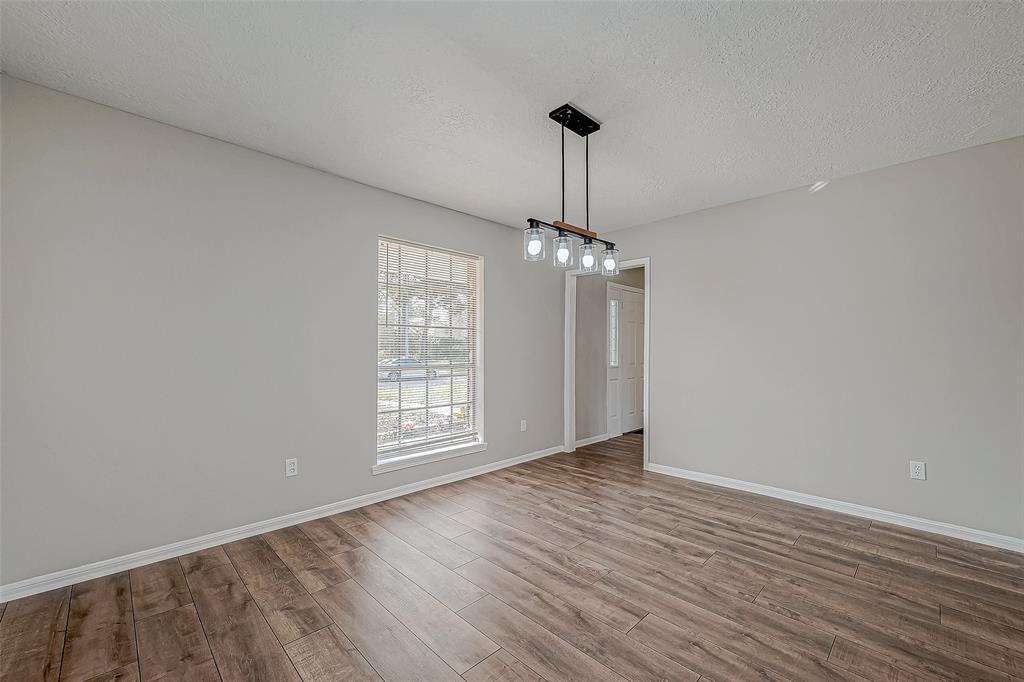 5615 Mossy Timbers Drive, Humble, Texas image 7