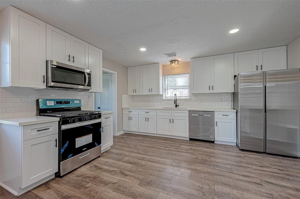 5615 Mossy Timbers Drive, Humble, Texas image 21