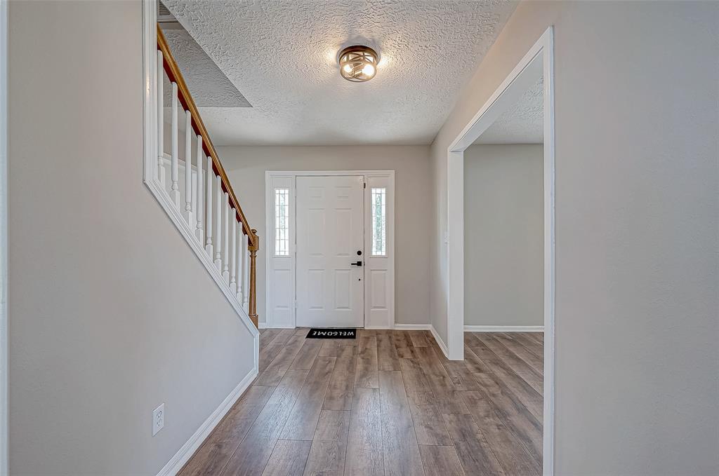 5615 Mossy Timbers Drive, Humble, Texas image 3