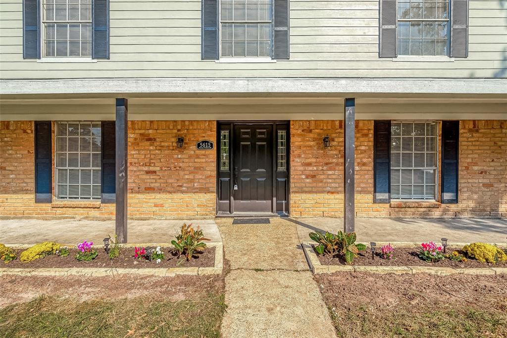 5615 Mossy Timbers Drive, Humble, Texas image 2