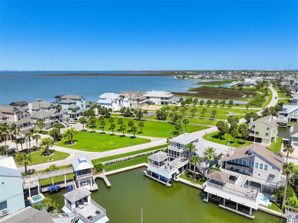 3401 Petite Circle, Galveston, Texas image 3