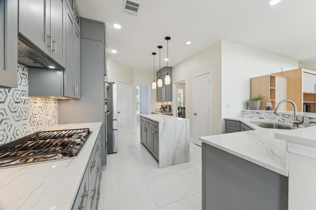3010 Brookview Drive, Pearland, Texas image 9