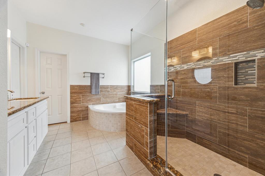 3010 Brookview Drive, Pearland, Texas image 17