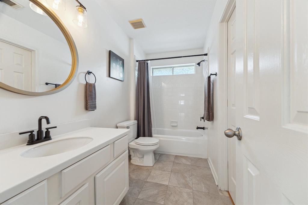 3010 Brookview Drive, Pearland, Texas image 26