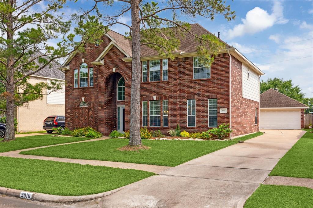 3010 Brookview Drive, Pearland, Texas image 2