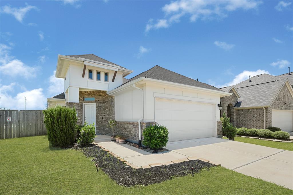 20203 Rainflower Bay Lane, Richmond, Texas image 2