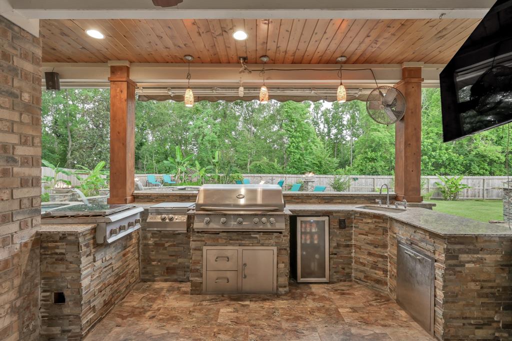28315 Hollow Springs Lane, Spring, Texas image 3