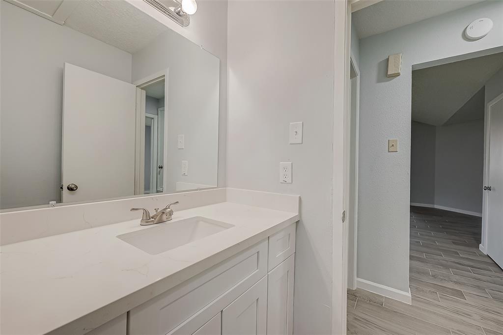 1823 Ripple Creek Drive, Missouri City, Texas image 23
