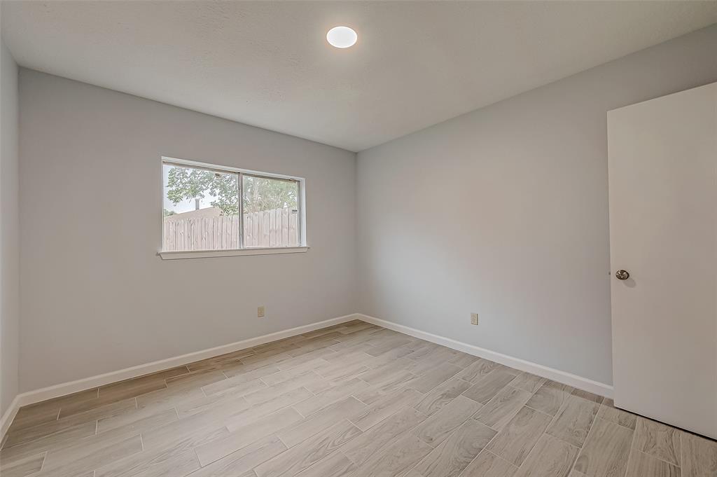 1823 Ripple Creek Drive, Missouri City, Texas image 32