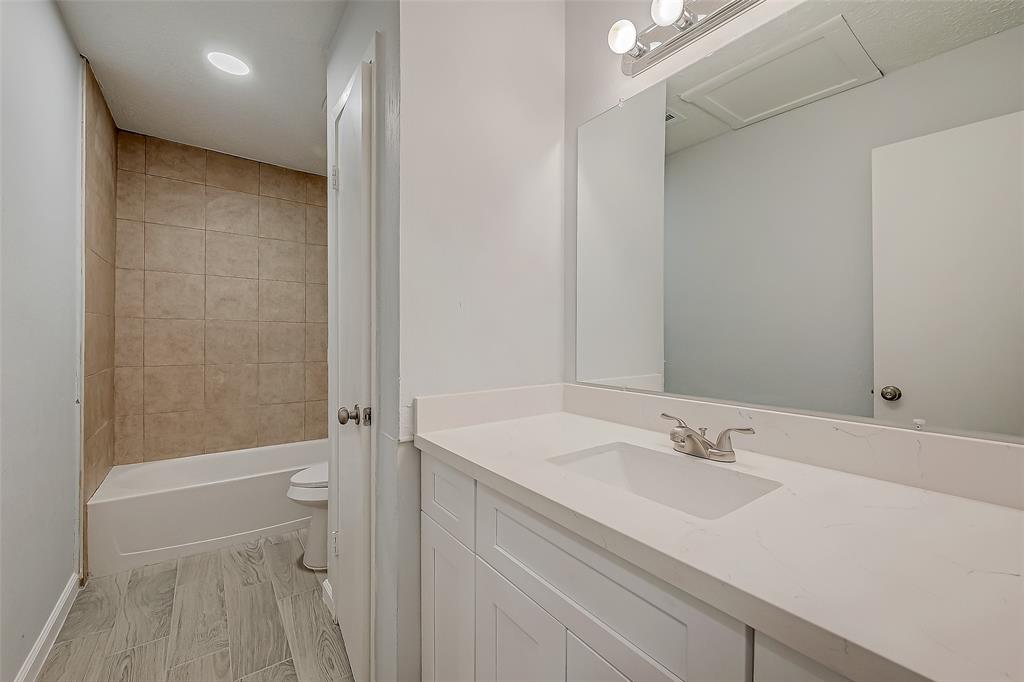 1823 Ripple Creek Drive, Missouri City, Texas image 21