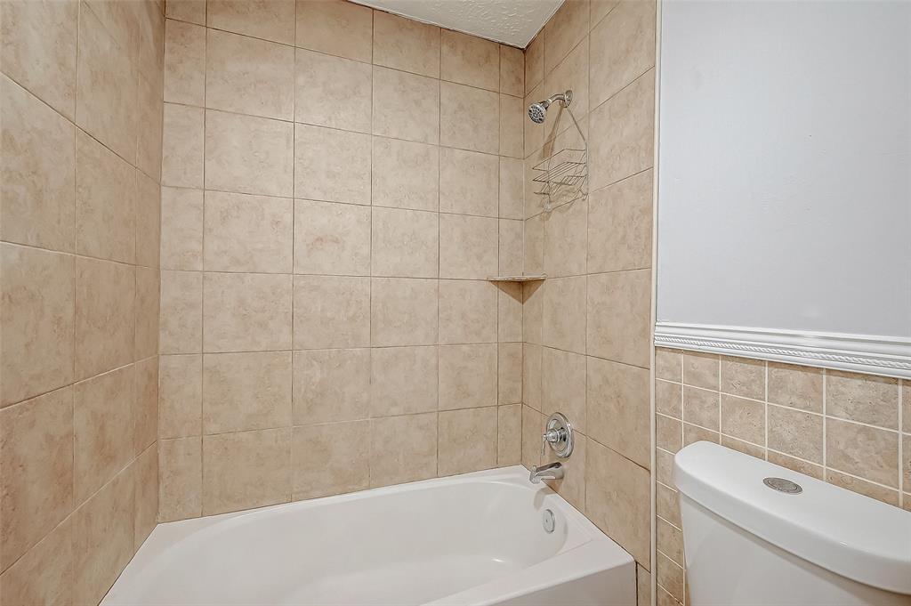 1823 Ripple Creek Drive, Missouri City, Texas image 22