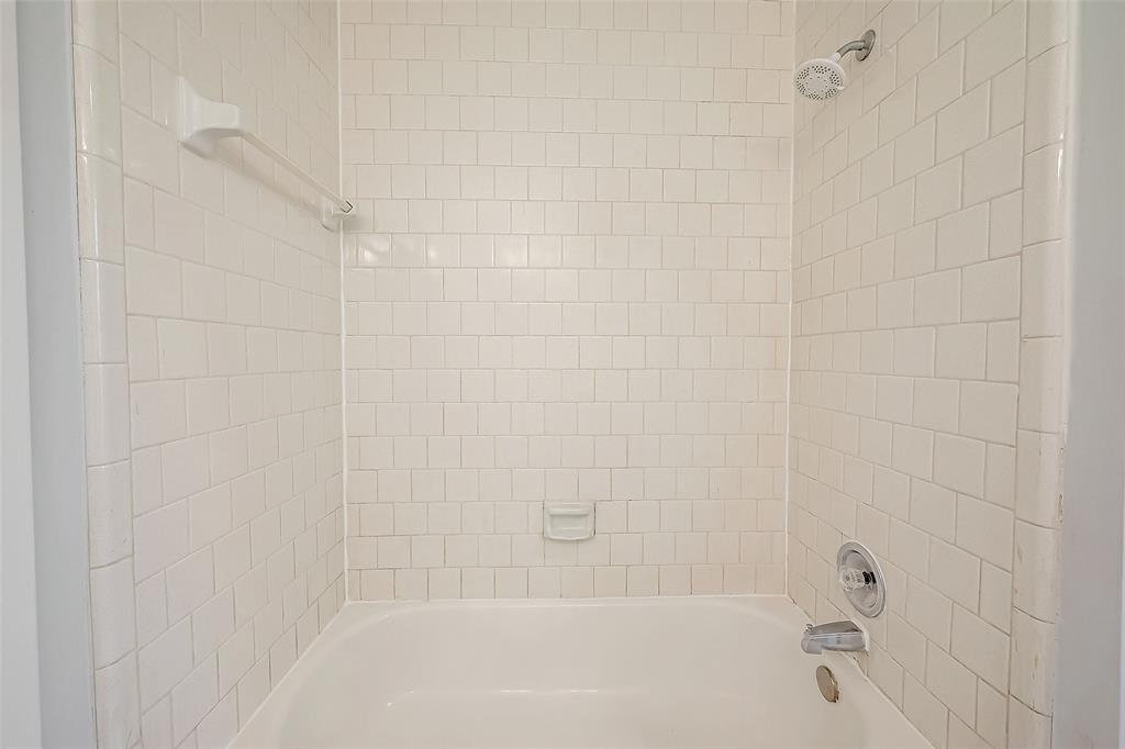 1823 Ripple Creek Drive, Missouri City, Texas image 29