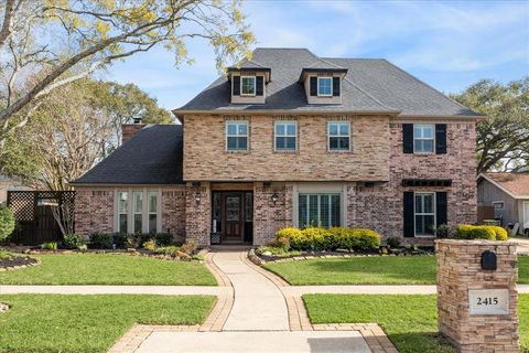 2415 Golfcrest Drive Pearland TX 77581