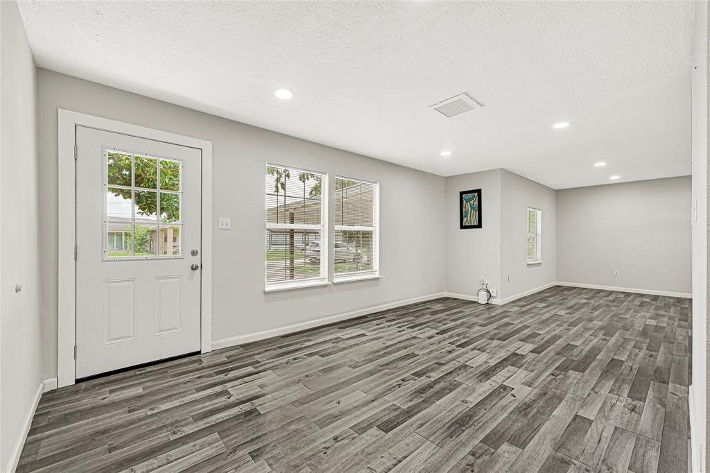 3302 Stallings Drive