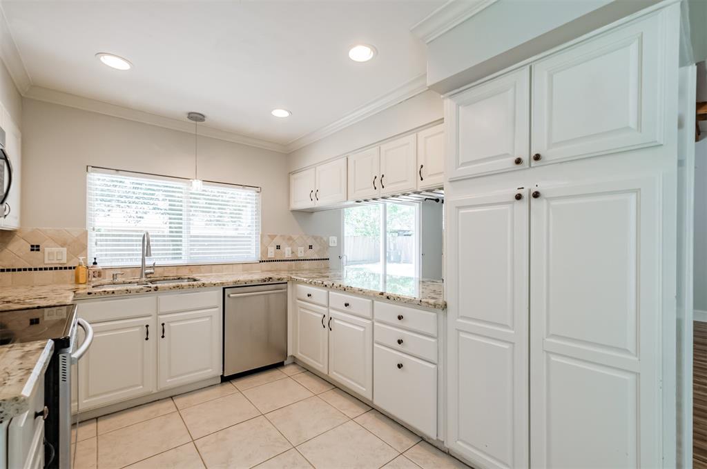 2158 Middle Creek Drive, Kingwood, Texas image 12