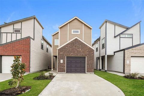 Photo of 15257 Estrella East, Houston, TX 77073 (MLS # 5504840)