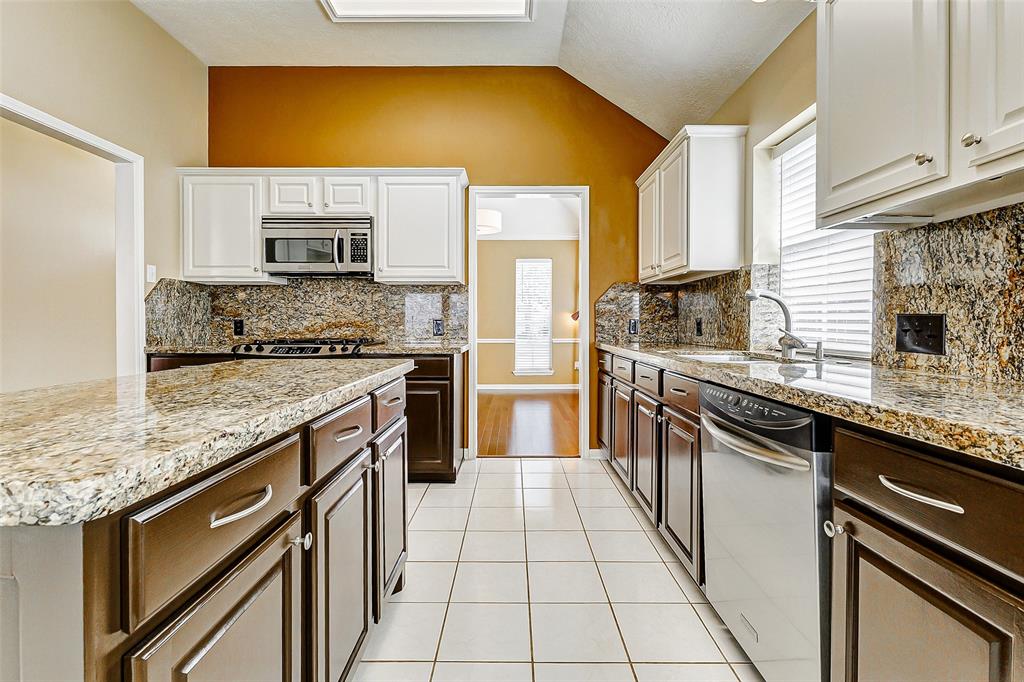 2626 Honeysuckle Walk, Spring, Texas image 9
