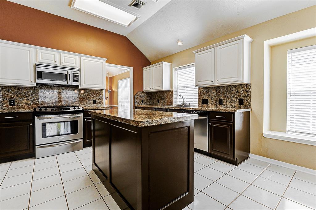 2626 Honeysuckle Walk, Spring, Texas image 10