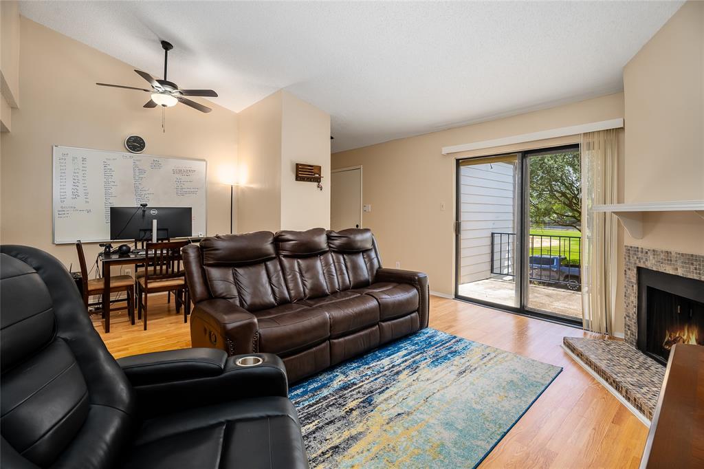7028 N Holiday Drive, Galveston, Texas image 2