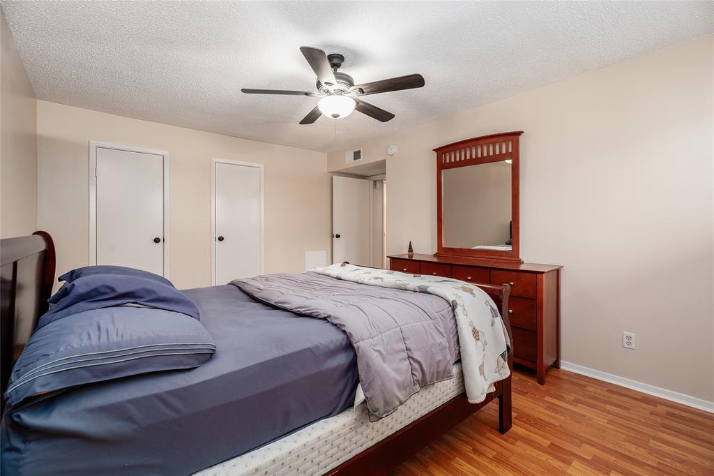 7028 N Holiday Drive, Galveston, Texas image 12