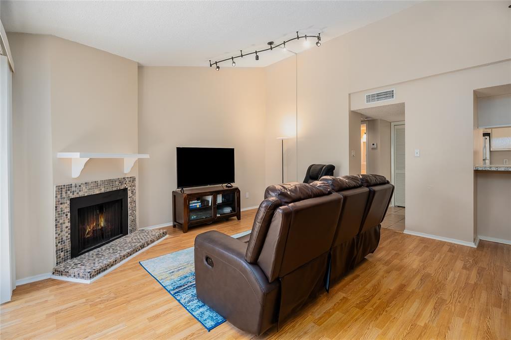 7028 N Holiday Drive, Galveston, Texas image 3