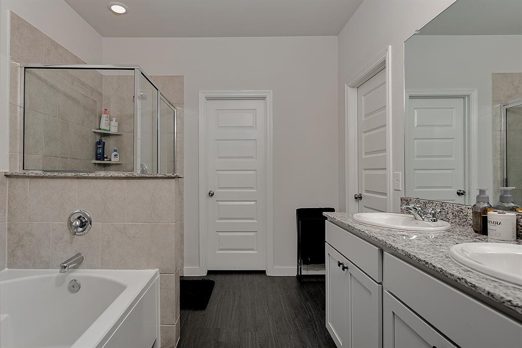 10910 Holly Briar Ct, Tomball, Texas image 17