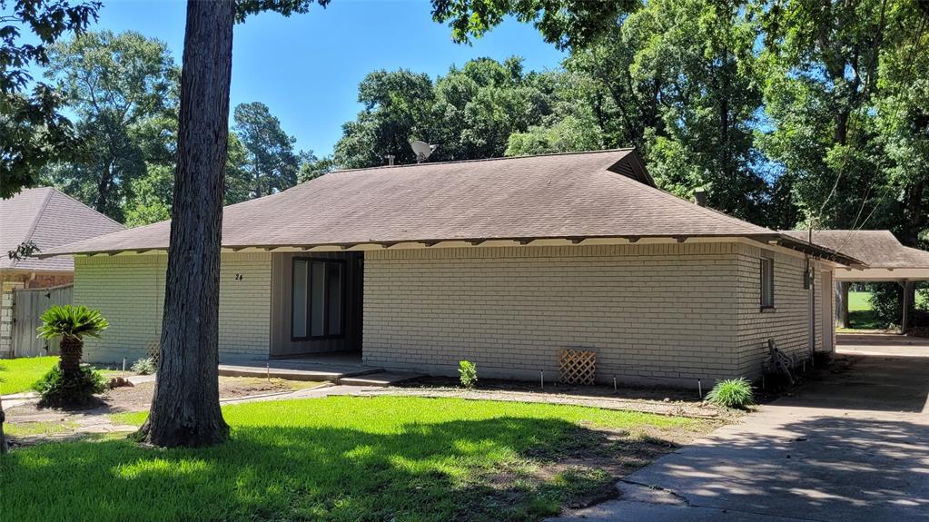 24 Greentree Lane
