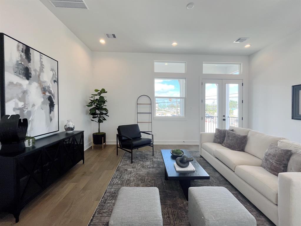 303P Marcella Street, Houston, Texas image 9