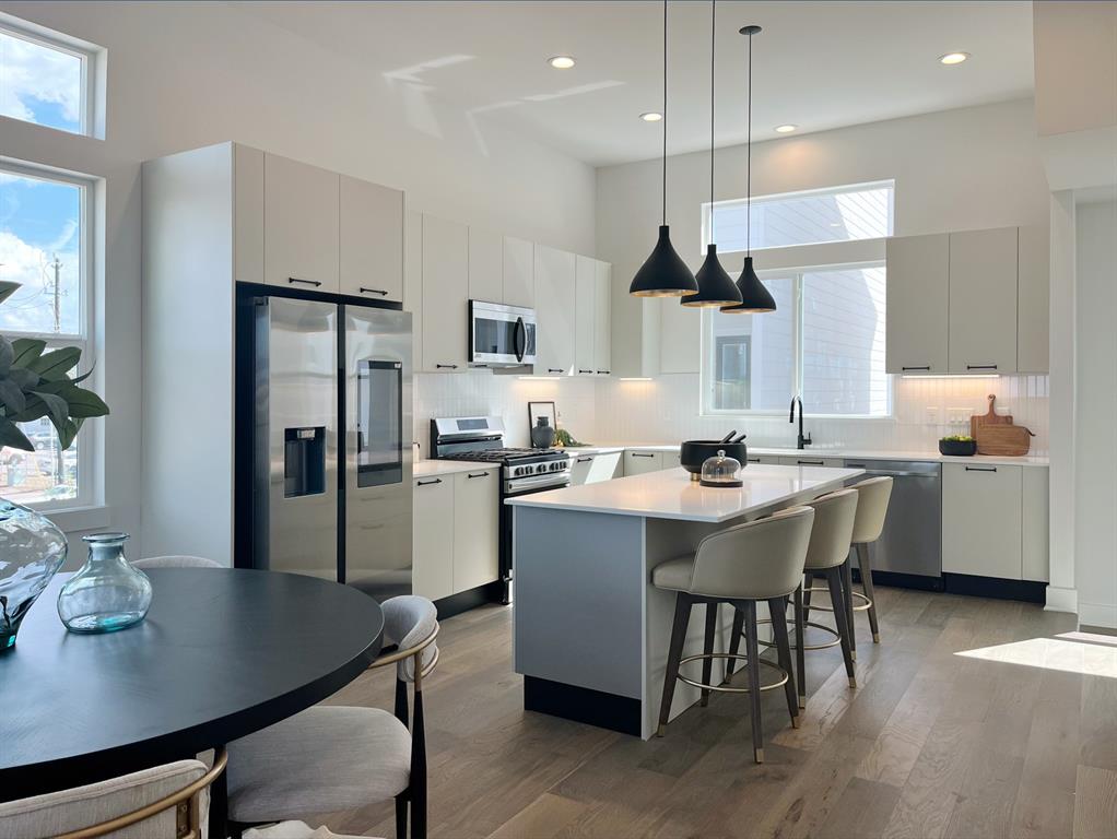 303P Marcella Street, Houston, Texas image 6