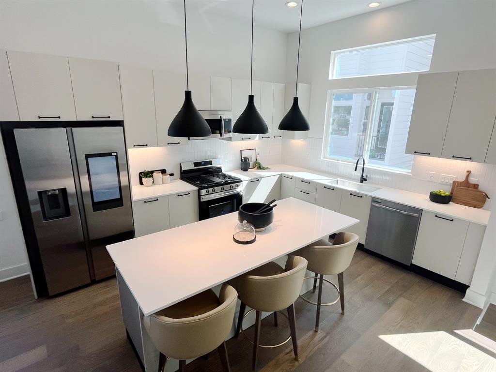 303P Marcella Street, Houston, Texas image 1