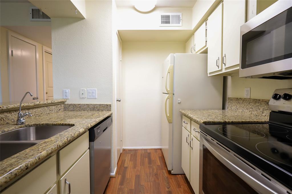 18511 Egret Bay Boulevard #310, Webster, Texas image 11