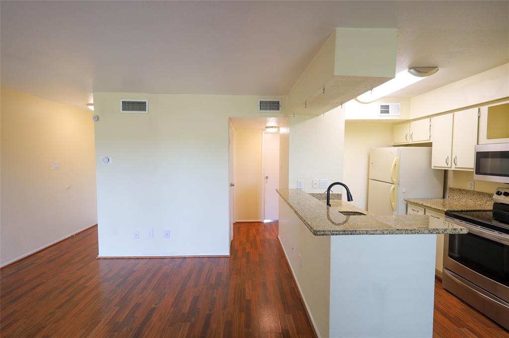 18511 Egret Bay Boulevard #310, Webster, Texas image 7