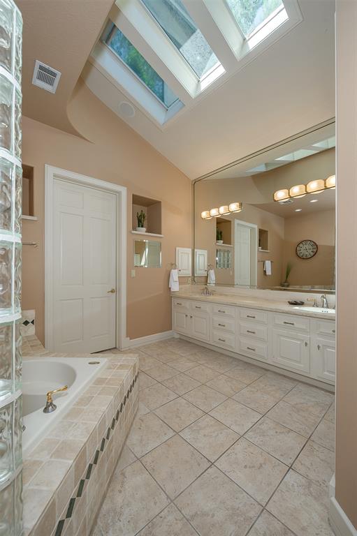 4776 Stonebriair Circle, College Station, Texas image 23