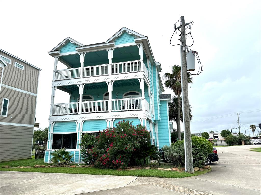 1007 Lillian Lane, Galveston, Texas image 1