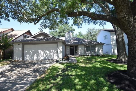 Single Family Residence in Katy TX 1529 Heights Drive.jpg
