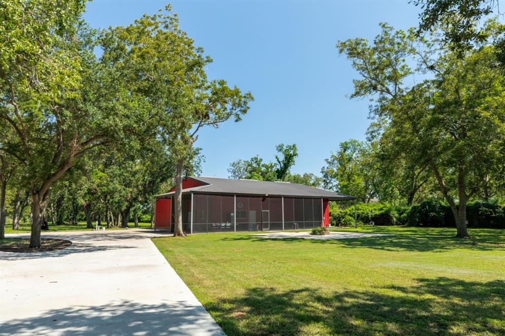 8860 County Road 400, Brazoria, Texas image 12