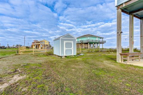 Single Family Residence in Gilchrist TX 1031 Bay Street 9.jpg