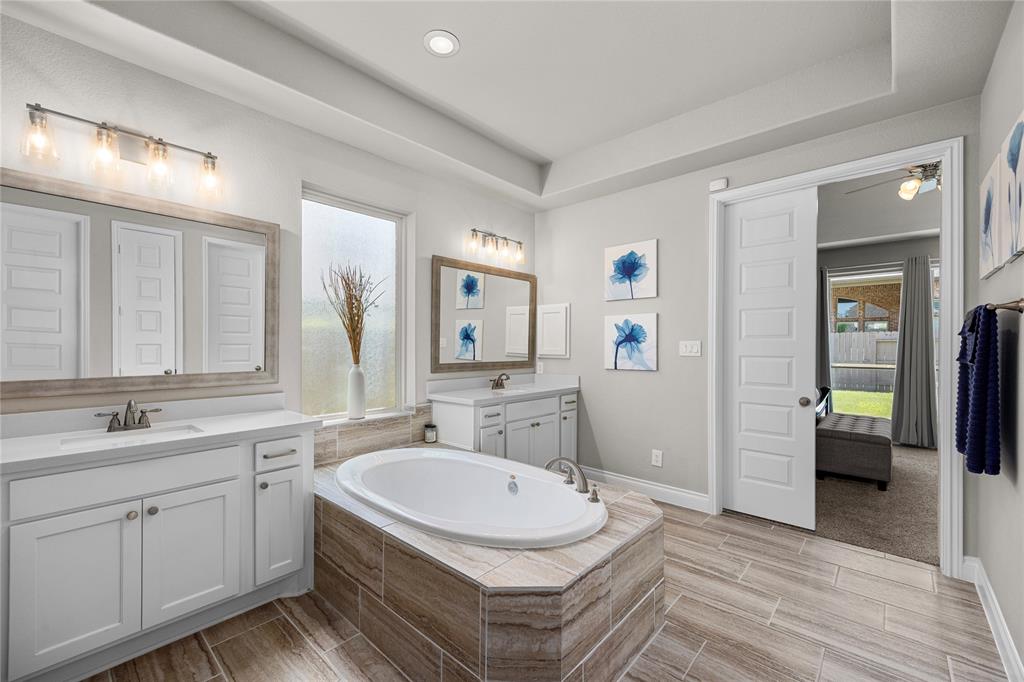 30423 Wild Garden Way Court, Fulshear, Texas image 17