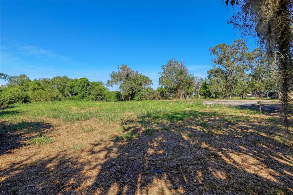 802 Bolivar Avenue, Anahuac, Texas image 10